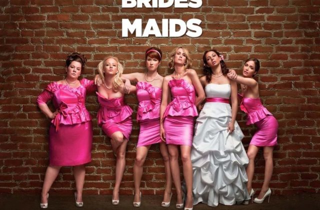Kristen Wiig, Maya Rudolph, Melissa McCarthy, Rose Byrne, John Hamm, Terry Crewes in Rebel Wilson v filmu Dekliščina (Bridesmaids)