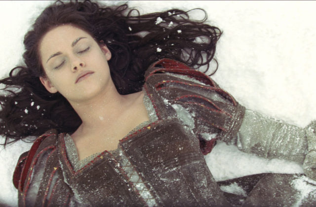 Kristen Stewart v filmu Sneguljčica in lovec