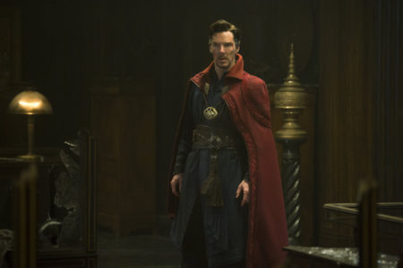 Benedict Cumberbatch v filmu Doktor Strange.