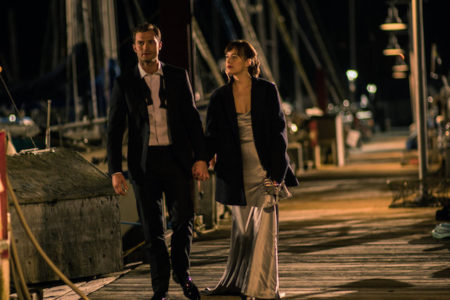 Dakota Johnson in Jamie Dornan v filmu Fifty Shades Darker.