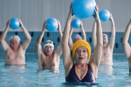 Milena Zupančič in Evgen Car v filmu Matevža Luzarja Srečen za umret.