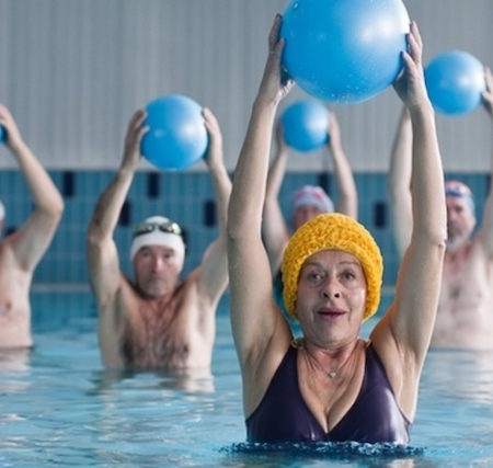 Milena Zupančič in Evgen Car v filmu Matevža Luzarja Srečen za umret.