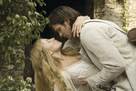 Claire Danes in Charlie Cox v filmu Zvezdni prah (Stardust)