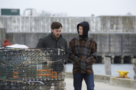 Casey Affleck in Lucas Hedges v filmu Mamchester by the Sea.
