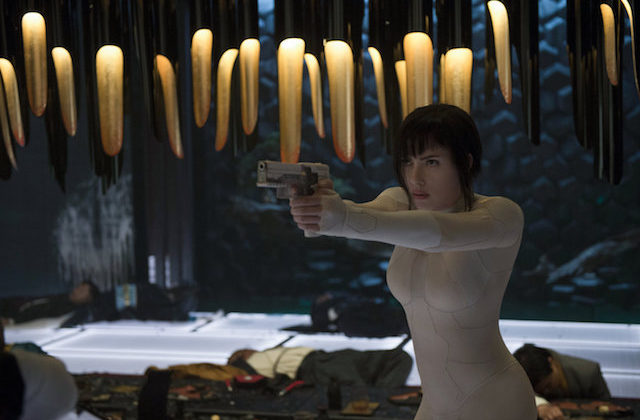 Scarlett Johansson v filmu Duh v školjki (Ghost in the Shell).