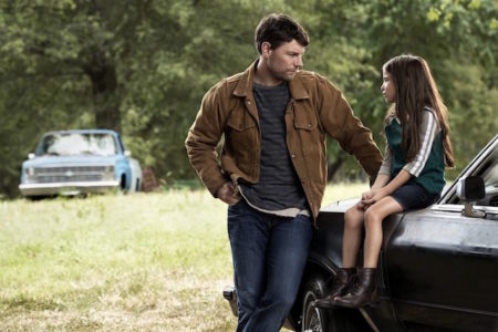 Patrick Fugit v seriji Outcast.