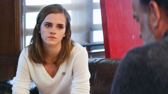 Emma Watson in Tom Hanks v filmu V mreži (The Circle).